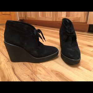 Aquatalia woman’s Vianna suede boot